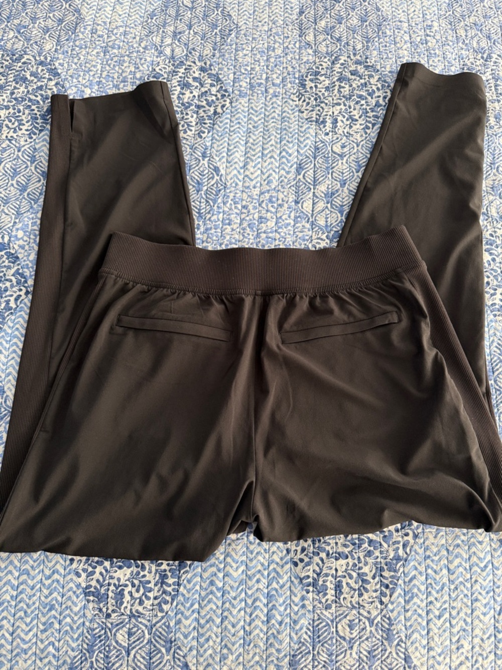 Athleta Black Straight-Leg Performance Joggers sz 4 - Picture 4 of 6